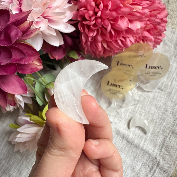 Petite Pierre de Lune en Onyx Blanc – Pureté & Sérénité