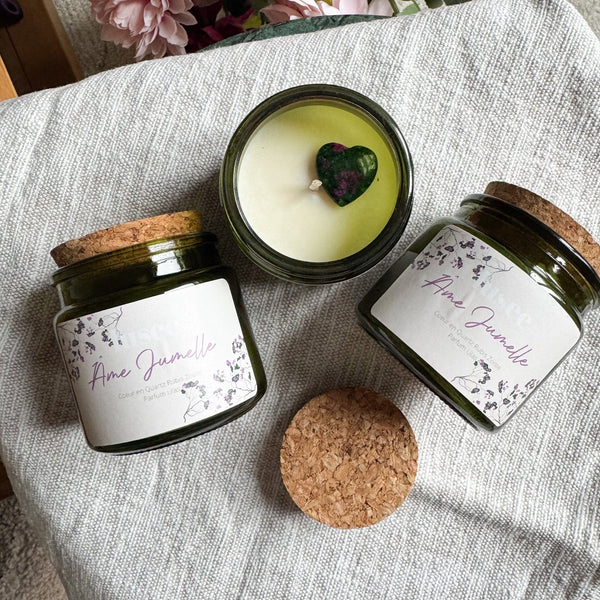 Bougie Âme Jumelle - Parfum Lilas & Coeur Rubis Zoïste