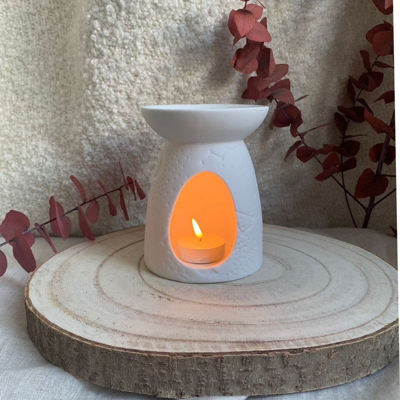 brûle parfum en céramique porcelaine blanche avec gravure constellations astres astrologie