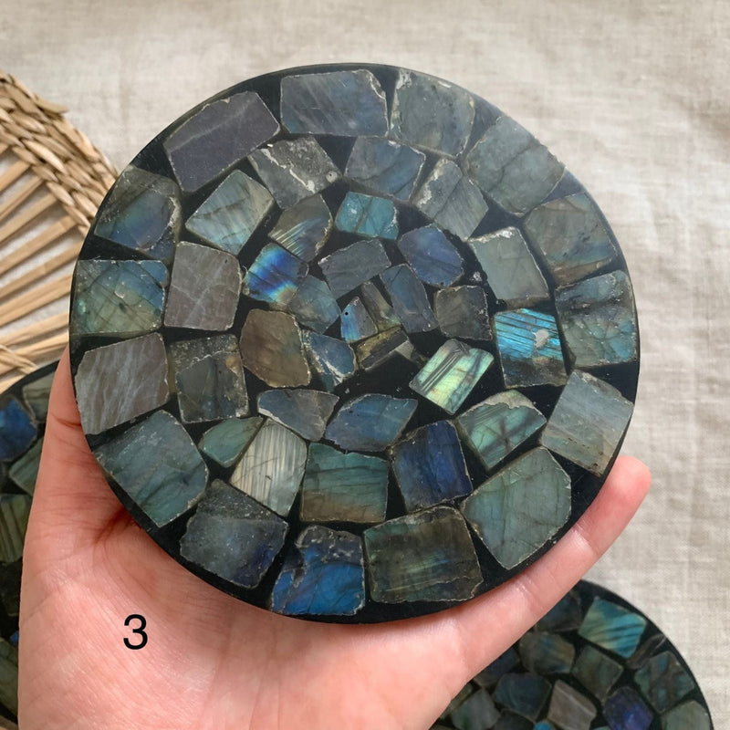 pierres naturelles de labradorite-vertus en lithothérapie